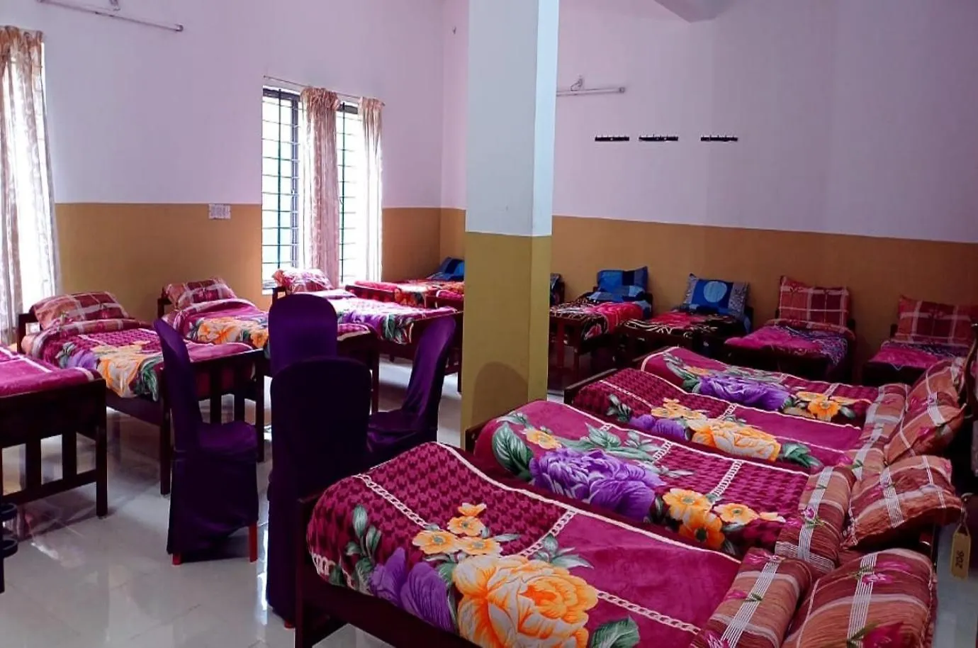 Ac Mist Hotel Munnar