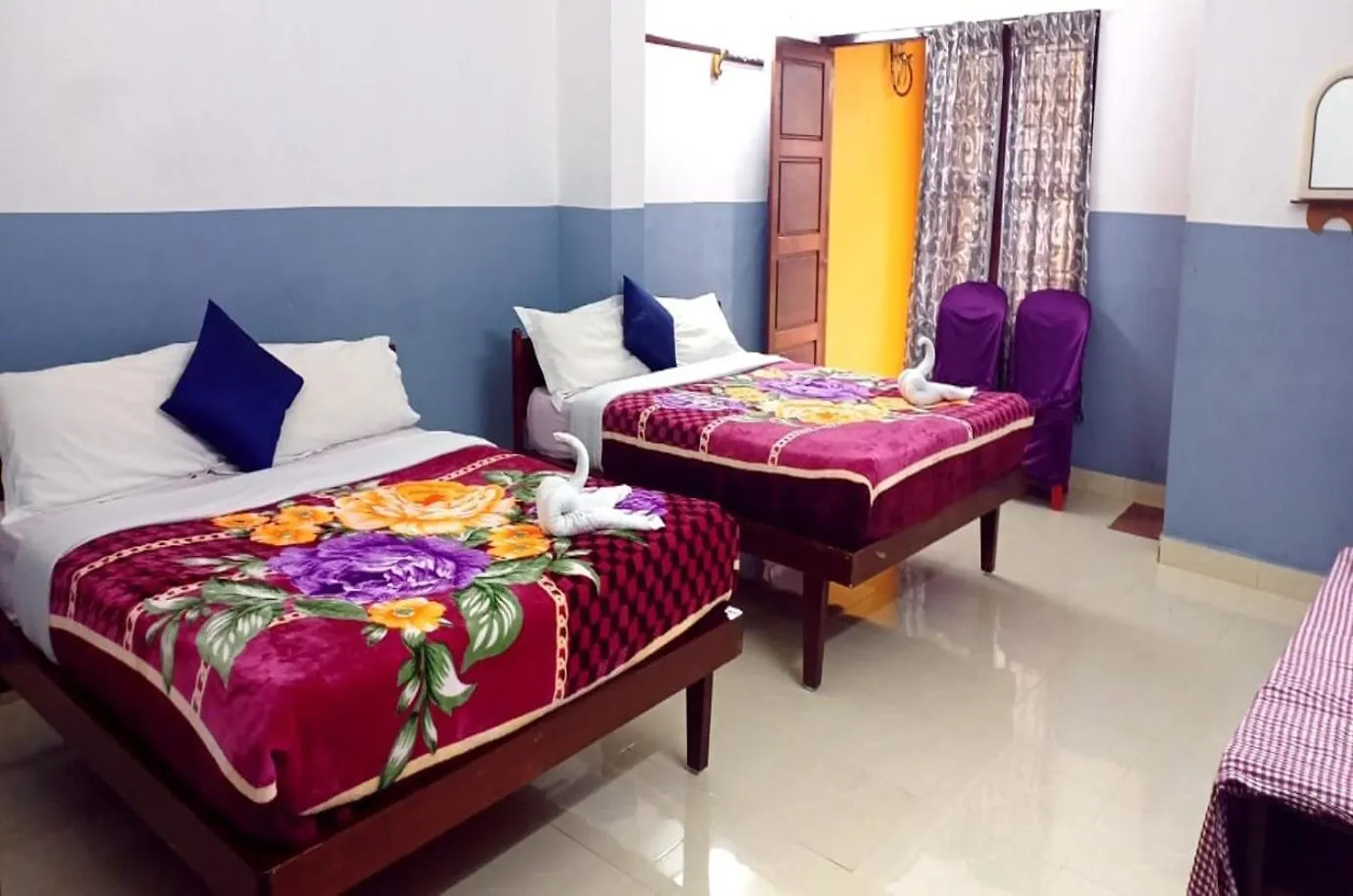 Ac Mist Hotel Munnar