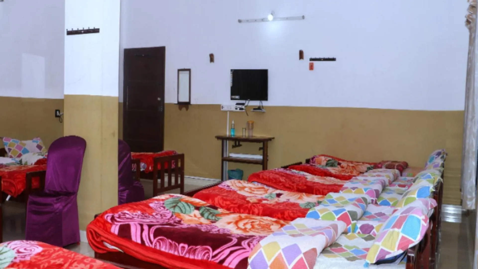 Ac Mist Hotel Munnar