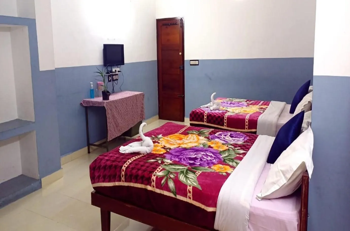 **  Ac Mist Hotel Munnar India