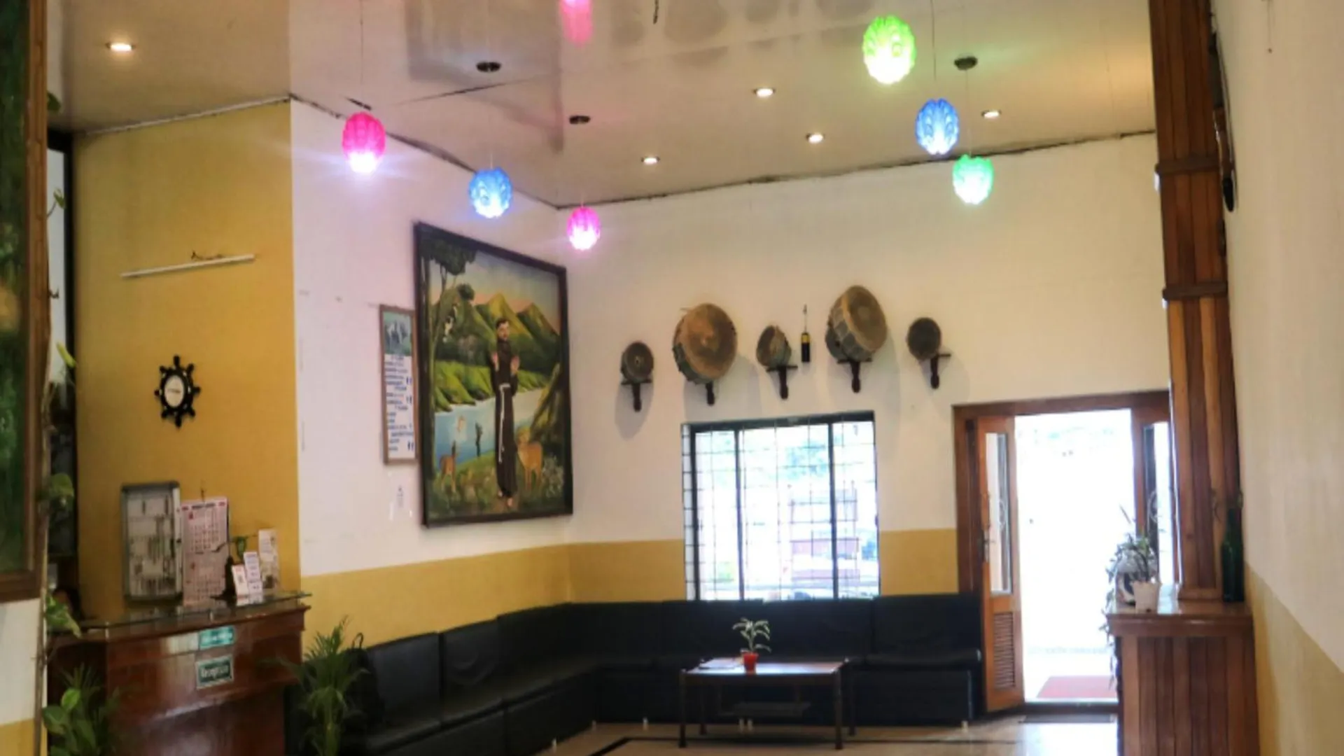 Ac Mist Hotel Munnar