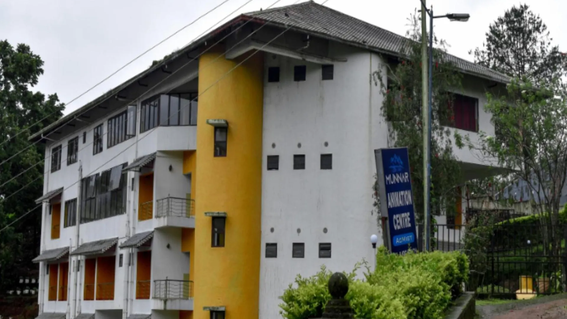 Ac Mist Hotel Munnar